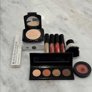 A primer.  Glowy illumination and mineral base.